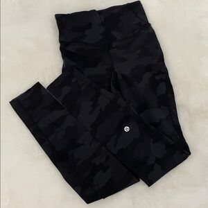 Lululemon Camo Leggings. - Black